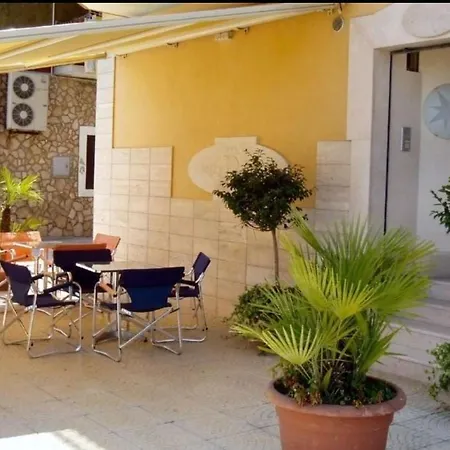 Ristorante Rinelli فندق